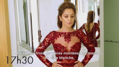 elle_d25E9voile_son_look_L_Or_Sunset_mp40264.jpg