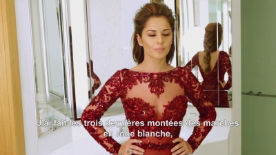 elle_d25E9voile_son_look_L_Or_Sunset_mp40272.jpg