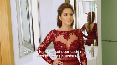 elle_d25E9voile_son_look_L_Or_Sunset_mp40323.jpg