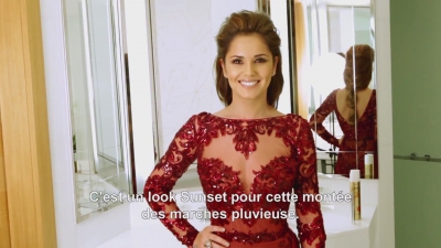 elle_d25E9voile_son_look_L_Or_Sunset_mp40332.jpg