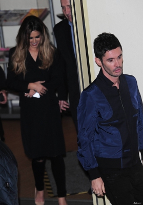 Cheryl_and_JB_Leaving_Fountain_Studios_11_10_14_281629.jpg