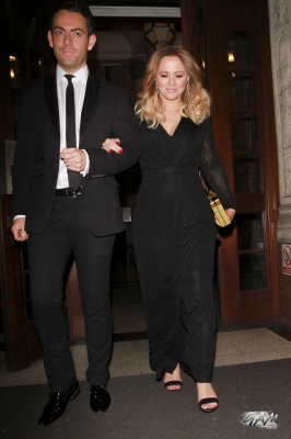 Kimberley_Walsh_leaving_the_Spectacle_Wearer_of_the_Year_Awards_07_10_14_282129.jpg