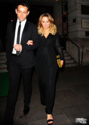 Kimberley_Walsh_leaving_the_Spectacle_Wearer_of_the_Year_Awards_07_10_14_283829.jpg