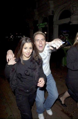 Girls_Aloud_leaving_China_Whites_London_290103_22.jpg