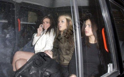 Girls_Aloud_leaving_China_Whites_London_290103_27.jpg
