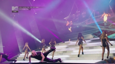 Girls_Aloud_-_Ten_-_The_Hits_Tour_2013_-_1080p_-_MTV_Live_HD_mkv0358.jpg