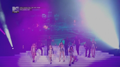 Girls_Aloud_-_Ten_-_The_Hits_Tour_2013_-_1080p_-_MTV_Live_HD_mkv0415.jpg