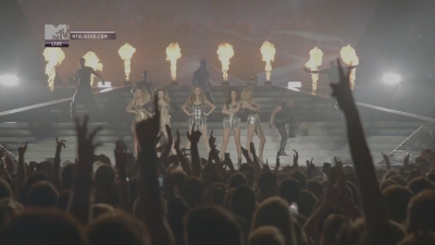 Girls_Aloud_-_Ten_-_The_Hits_Tour_2013_-_1080p_-_MTV_Live_HD_mkv0463.jpg