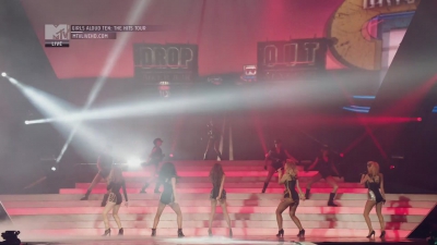 Girls_Aloud_-_Ten_-_The_Hits_Tour_2013_-_1080p_-_MTV_Live_HD_mkv0831.jpg