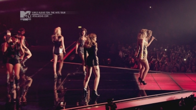 Girls_Aloud_-_Ten_-_The_Hits_Tour_2013_-_1080p_-_MTV_Live_HD_mkv0933.jpg