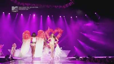 Girls_Aloud_-_Ten_-_The_Hits_Tour_2013_-_1080p_-_MTV_Live_HD_mkv1350.jpg