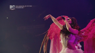 Girls_Aloud_-_Ten_-_The_Hits_Tour_2013_-_1080p_-_MTV_Live_HD_mkv1535.jpg