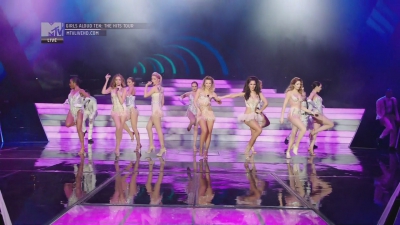 Girls_Aloud_-_Ten_-_The_Hits_Tour_2013_-_1080p_-_MTV_Live_HD_mkv1643.jpg
