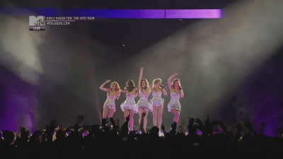 Girls_Aloud_-_Ten_-_The_Hits_Tour_2013_-_1080p_-_MTV_Live_HD_mkv1748.jpg