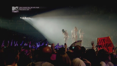Girls_Aloud_-_Ten_-_The_Hits_Tour_2013_-_1080p_-_MTV_Live_HD_mkv1932.jpg