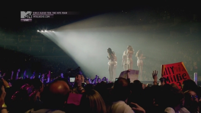 Girls_Aloud_-_Ten_-_The_Hits_Tour_2013_-_1080p_-_MTV_Live_HD_mkv1933.jpg