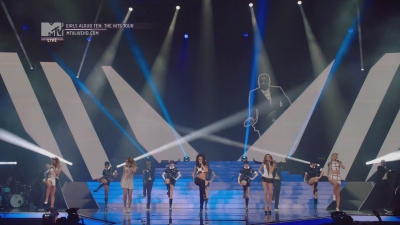 Girls_Aloud_-_Ten_-_The_Hits_Tour_2013_-_1080p_-_MTV_Live_HD_mkv2047.jpg