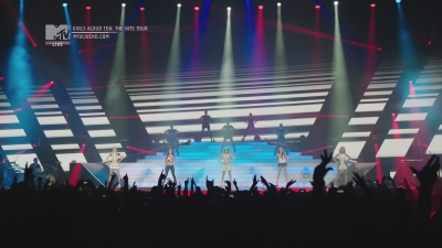 Girls_Aloud_-_Ten_-_The_Hits_Tour_2013_-_1080p_-_MTV_Live_HD_mkv2224.jpg