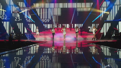 Girls_Aloud_-_Ten_-_The_Hits_Tour_2013_-_1080p_-_MTV_Live_HD_mkv2229.jpg
