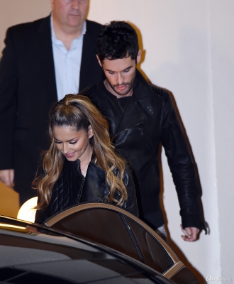 Cheryl_and_JB_leaving_Fountain_Studios_19_10_14_286129.jpg