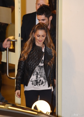 Cheryl_and_JB_leaving_Fountain_Studios_19_10_14_288929.jpg