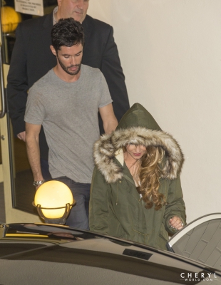 Cheryl_and_JB_leaving_Fountain_Studios_26_10_14_28929.jpg