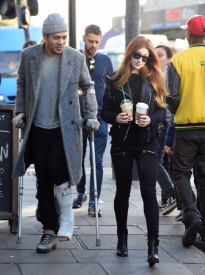 Nicola_Out_in_London_with_Joel_Compass_27_10_14_285529.jpg