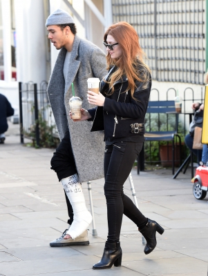 Nicola_Out_in_London_with_Joel_Compass_27_10_14_285929.jpg