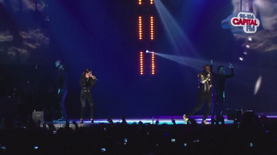 Cheryl_Cole_-_3_Words_ft__will_i_am_-_Live_at_Jingle_Bell_Ball_2012_cherylcole_ru_mp40172.jpg