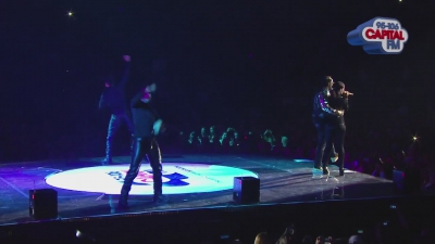 Cheryl_Cole_-_3_Words_ft__will_i_am_-_Live_at_Jingle_Bell_Ball_2012_cherylcole_ru_mp40195.jpg