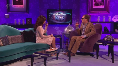 Cheryl_Cole_-_alan_carr_chatty_man_s09e05_12_10_12_cherylcole_ru_mkv0720.jpg