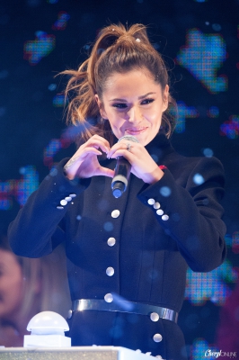 Oxford_Street_Christmas_Lights_Switch-On_-_On_Stage_06_11_14_281029.jpg