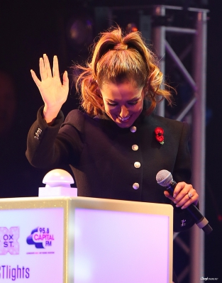 Oxford_Street_Christmas_Lights_Switch-On_-_On_Stage_06_11_14_2820229.jpg