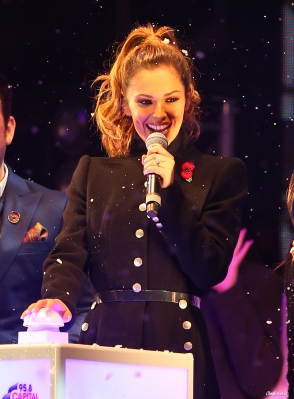 Oxford_Street_Christmas_Lights_Switch-On_-_On_Stage_06_11_14_2821129.jpg