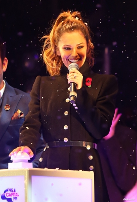 Oxford_Street_Christmas_Lights_Switch-On_-_On_Stage_06_11_14_2821229.jpg