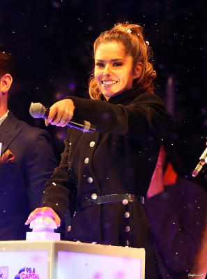 Oxford_Street_Christmas_Lights_Switch-On_-_On_Stage_06_11_14_2822629.jpg