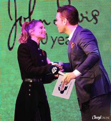 Oxford_Street_Christmas_Lights_Switch-On_-_On_Stage_06_11_14_282329.jpg