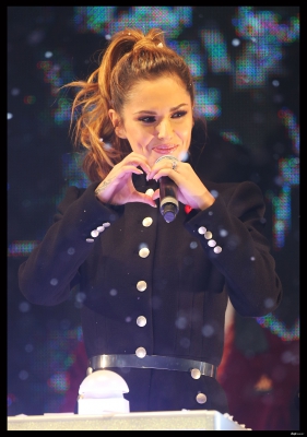 Oxford_Street_Christmas_Lights_Switch-On_-_On_Stage_06_11_14_2825229.jpg