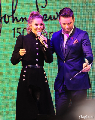 Oxford_Street_Christmas_Lights_Switch-On_-_On_Stage_06_11_14_282629.jpg