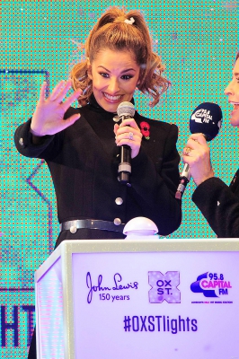 Oxford_Street_Christmas_Lights_Switch-On_-_On_Stage_06_11_14_2827629.jpg
