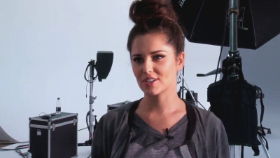 Cheryl_Cole_-_Behind_the_scenes_on_December_Glamour_Magazine_Cover_Shoot_mp40026.jpg