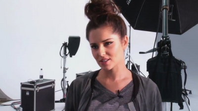 Cheryl_Cole_-_Behind_the_scenes_on_December_Glamour_Magazine_Cover_Shoot_mp40046.jpg