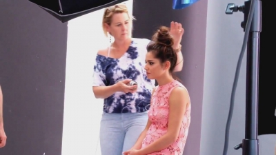 Cheryl_Cole_-_Behind_the_scenes_on_December_Glamour_Magazine_Cover_Shoot_mp40069.jpg