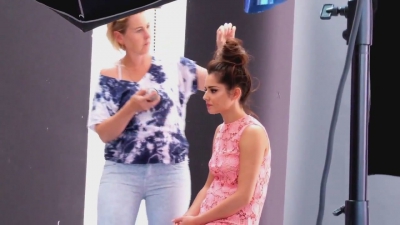 Cheryl_Cole_-_Behind_the_scenes_on_December_Glamour_Magazine_Cover_Shoot_mp40070.jpg