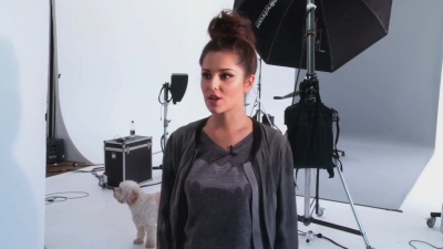 Cheryl_Cole_-_Behind_the_scenes_on_December_Glamour_Magazine_Cover_Shoot_mp40085.jpg