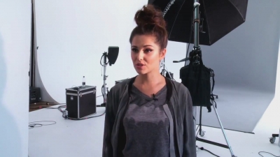Cheryl_Cole_-_Behind_the_scenes_on_December_Glamour_Magazine_Cover_Shoot_mp40089.jpg