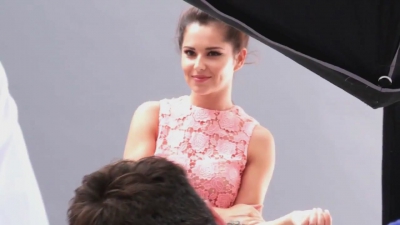 Cheryl_Cole_-_Behind_the_scenes_on_December_Glamour_Magazine_Cover_Shoot_mp40098.jpg