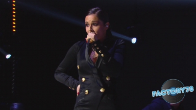 Cheryl_Cole_-_Capital_Fm_Jingle_Bell_Ball_Red_Carpet_2012_cherylcole_ru_mp40035.jpg