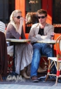 Sarah_and_Mikey_chill_out_in_Hampstead2C_London_31_05_05_28529.jpg