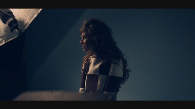 Cheryl_Cole_-_Instyles_Behind_The_Scenes_-_June_2013_mp40186.jpg